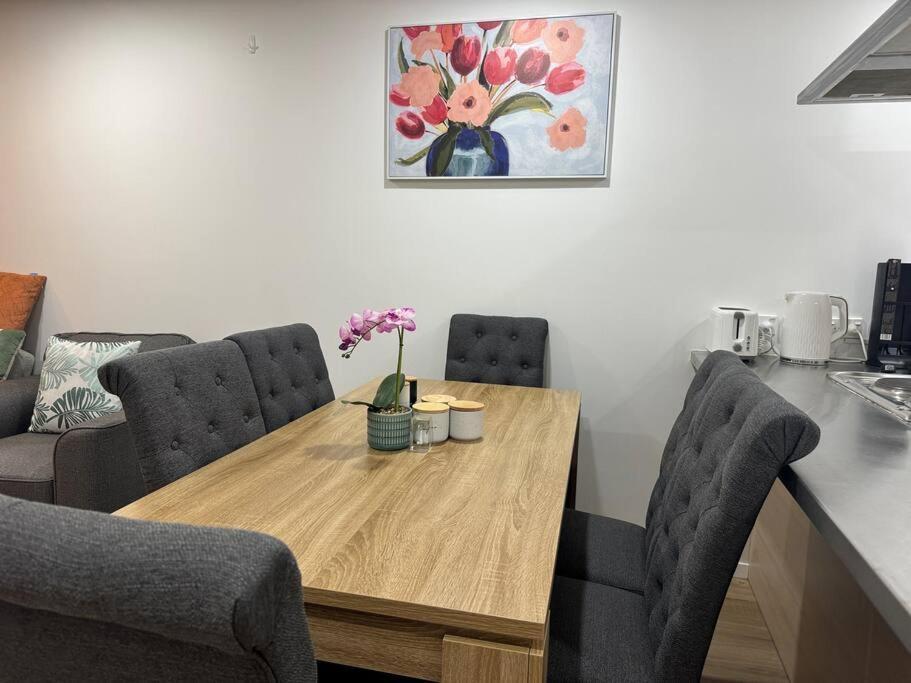 Stunning 3 Bd - 2 Bth City Apt - Pool & Carpark Auckland Eksteriør bilde